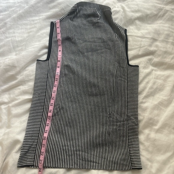 INC INTERNATIONAL Black white striped sleeveless sweater top women's size large - Picture 5 of 5